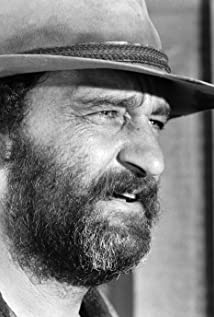 How tall is Victor French?
